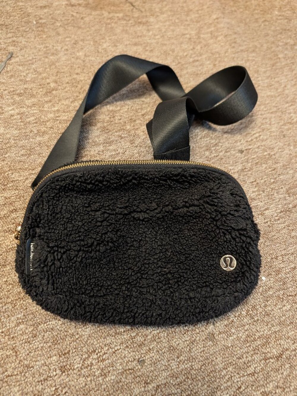 Lululemon Everywhere Fleece Belt Bag 1L Black Sherpa Gold Hardware